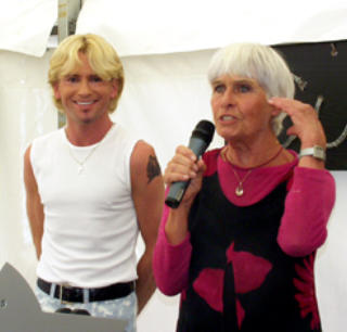 Mark mit Barbara Rütting auf der Bühne